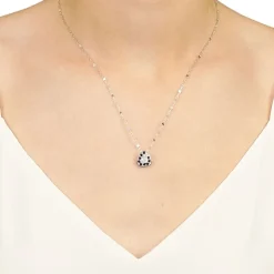 Colgante con diamantes blancos y negros - 1054