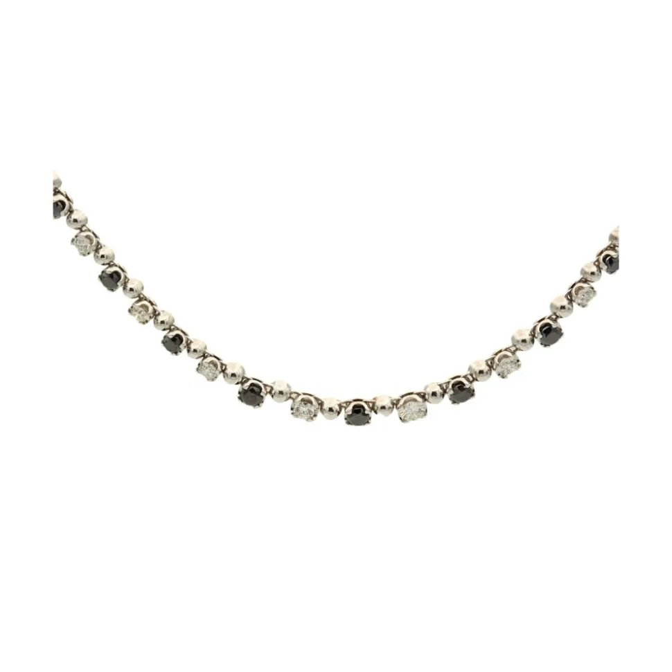 Gargantilla de diamantes blancos y negros