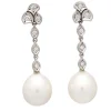 Pendientes largos de oro blanco con perlas cultivadas y diamantes