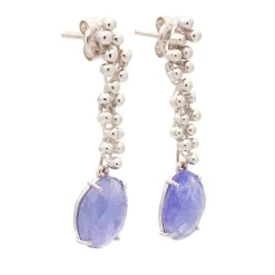 Pendientes largos de oro blanco y tanzanitas - 1049