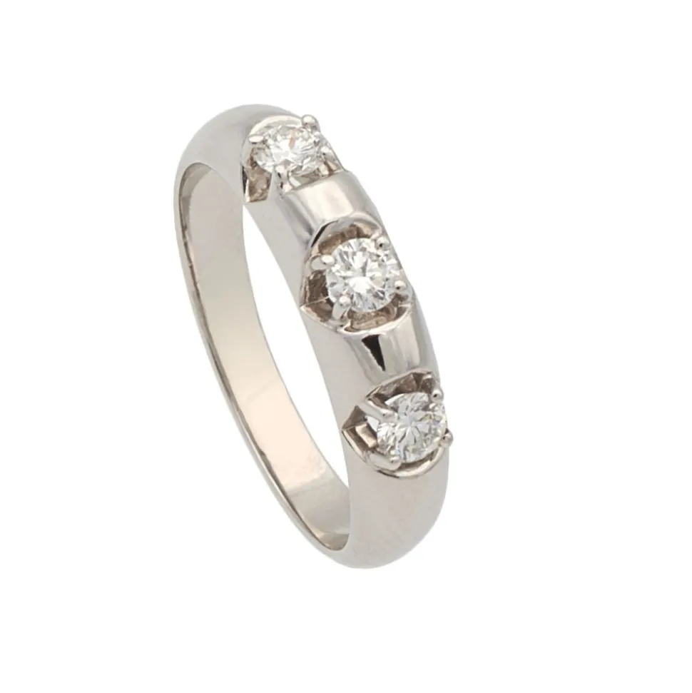 Sortija con tres diamantes