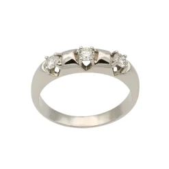 Sortija con tres diamantes