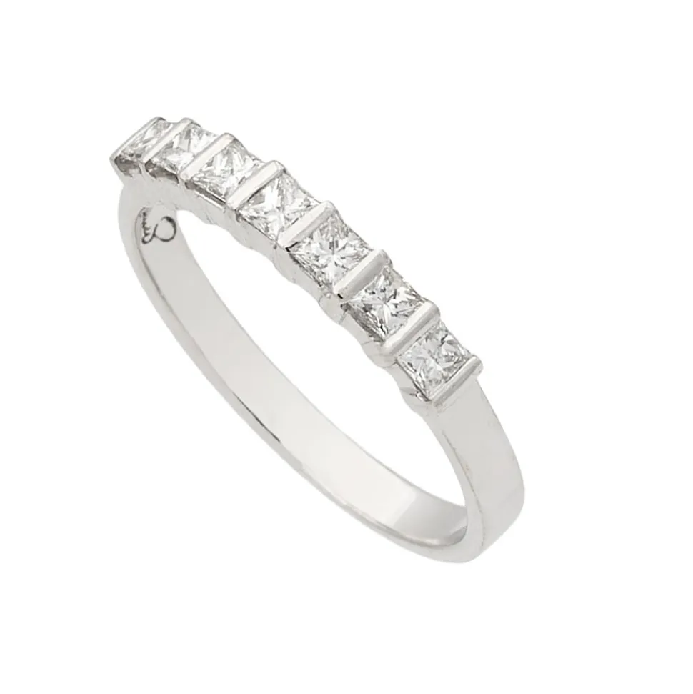 Sortija de diamantes carrés