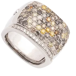 Sortija de oro blanco y diamantes de colores